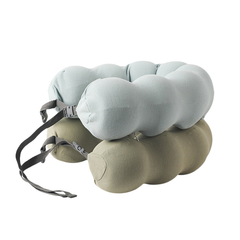 Adjustable travel pillow for flights